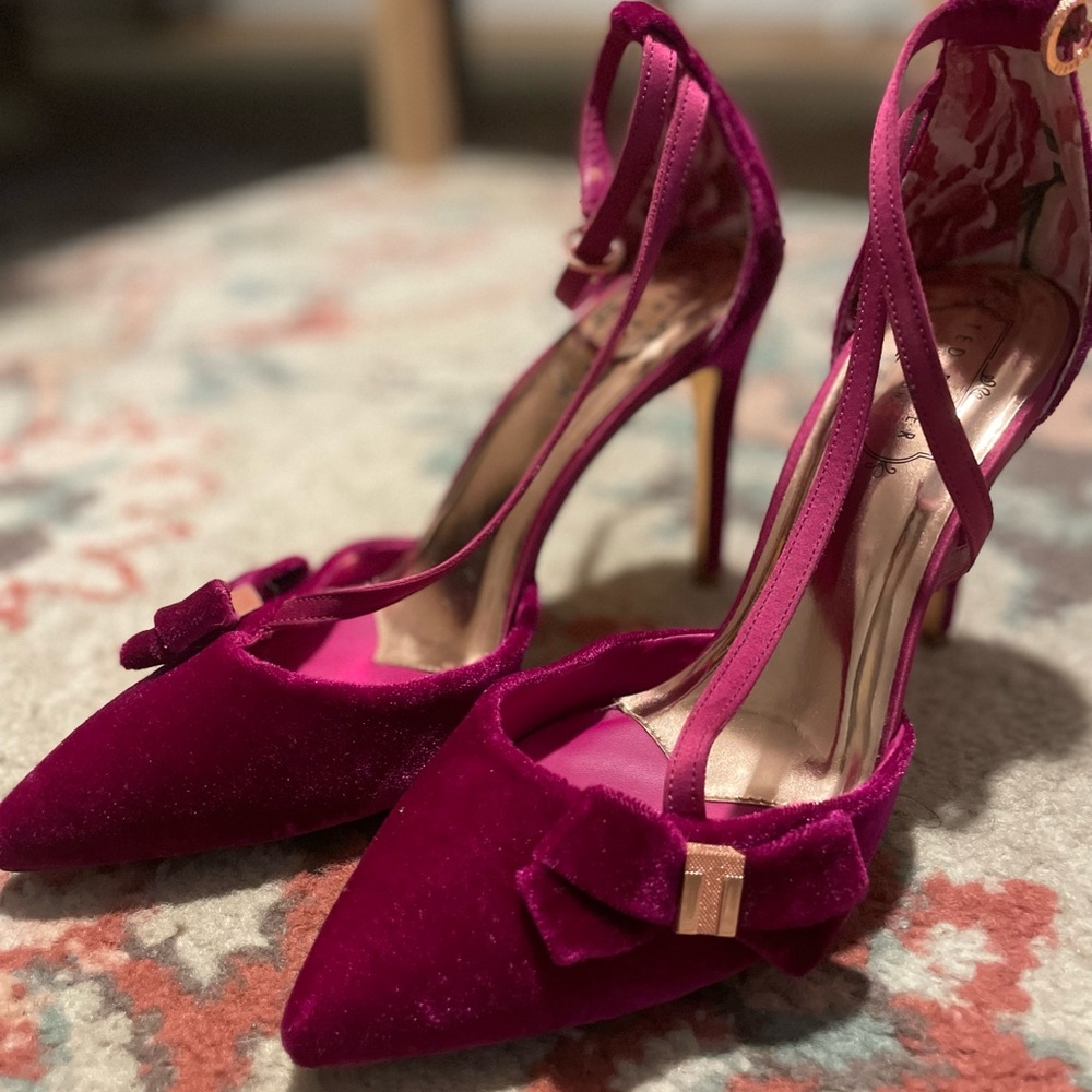 Ted Baker Women's Juleta Velvet Pumps Heels